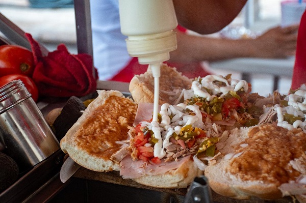 Celebran con éxito festival del taco y la torta
