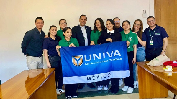 Estudiantes de UNIVA La Piedad representan a la universidad en la Feria Innovamater en Colombia