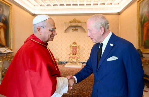 Histórico Papa León XIV y el rey Carlos III rezan juntos por primera vez desde la Reforma