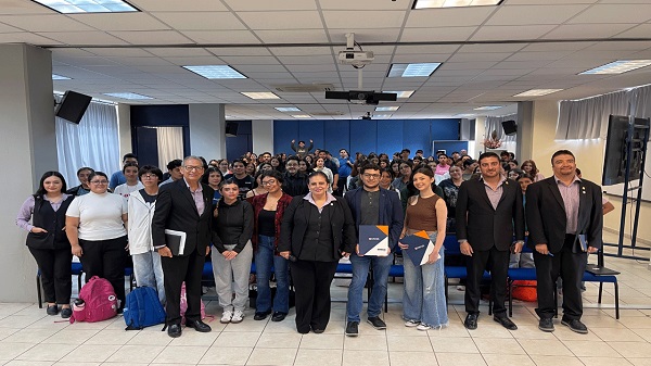 Impulsa UNIVA sensibilización estudiantil con conferencia sobre inclusión