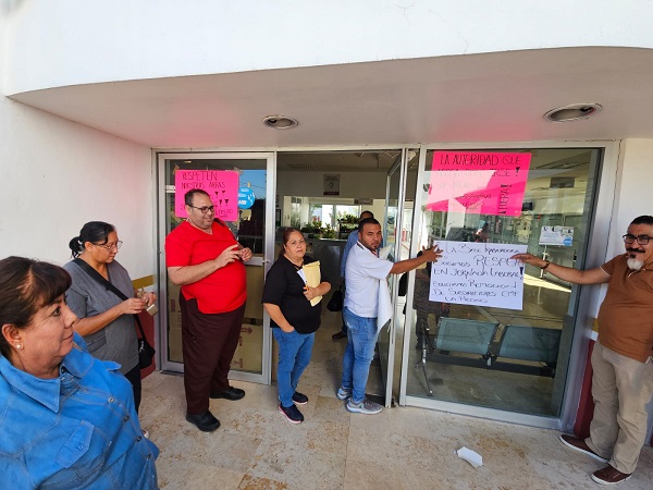Trabajadores del ISSSTE en La Piedad exigen la destitución de subdirectores