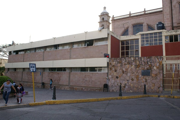 Recorren media hora horario de ingreso en educación básica