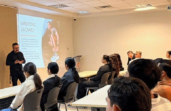 Estudiantes de Mercadotecnia realizan visita académica a la empresa y campus UNIVA León