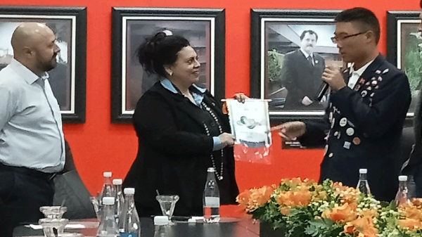 Dan bienvenida a estudiante internacional del Programa Rotary Youth Exchange
