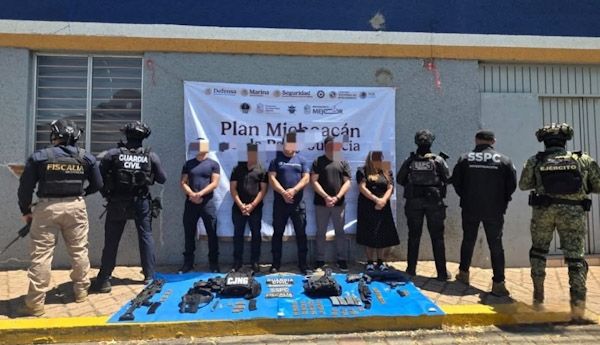 Detienen a Síndico, 2 regidores, Director y Subdirector de SP, de Chavinda con armas y chalecos tácticos