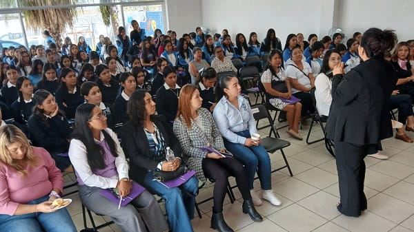 UNIVA conmemora Día Internacional de la Mujer en Ecuandureo