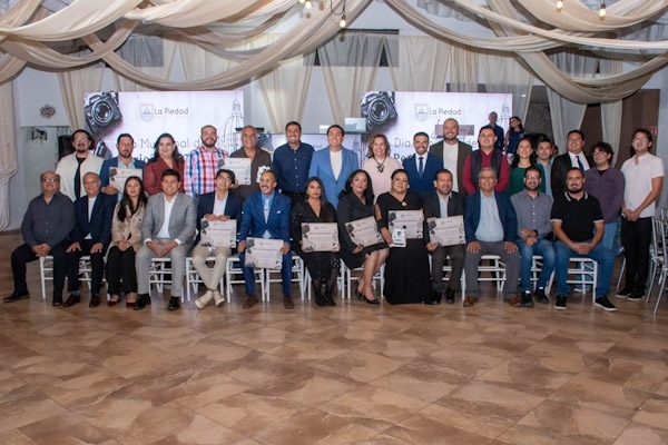 Reconoce La Piedad a Periodistas en su día.