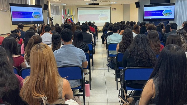 Celebra UNIVA las 1ras Jornadas de Ciencias Comerciales