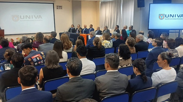 UNIVA La Piedad fue sede de la entrega de la presea “Piedadense Distinguido”