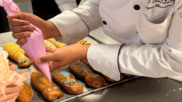 fortalece la internacionalización gastronómica con clase de panadería ecuatoriana