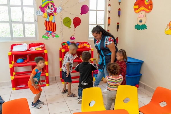 Brindan atención integral a casi 400 hijas e hijos de familias jornaleras