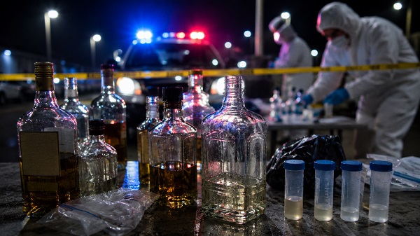 Cinco muertos por alcohol adulterado en fiesta de XV años en Salamanca