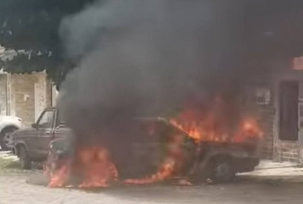 Suman tres taxis incendiados en menos de 24 horas en Apatzingán