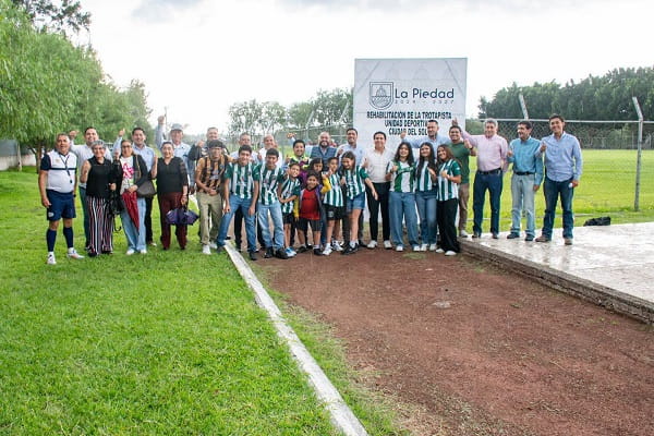 Inician trabajos de construcción de trota pista en unidad deportiva de Ciudad del Sol