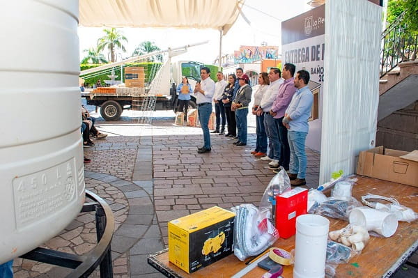 Programa “Baño Digno” beneficia a 125 familias de La Piedad con material para construir sanitarios