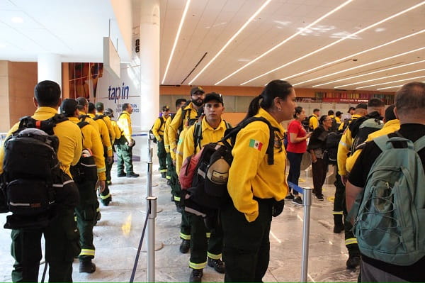 México envía brigadistas a Canadá para apoyar en el combate de incendios forestales