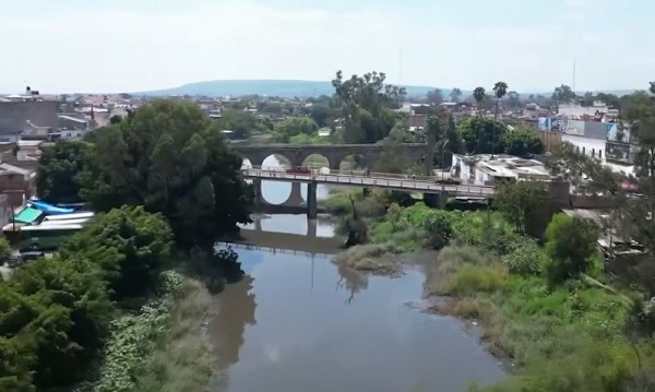 Gobierno de La Piedad mantiene limpieza permanente en el cauce viejo del río Lerma